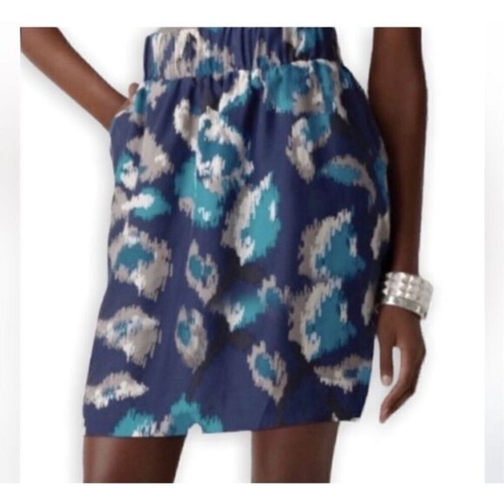 Ann Taylor Loft blue 100% silk floral Ikat mini skirt‎ pockets sz medium